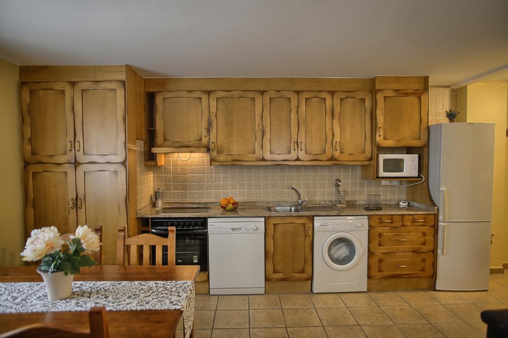 Apartamentos Casa Riu Sahun Ruang foto