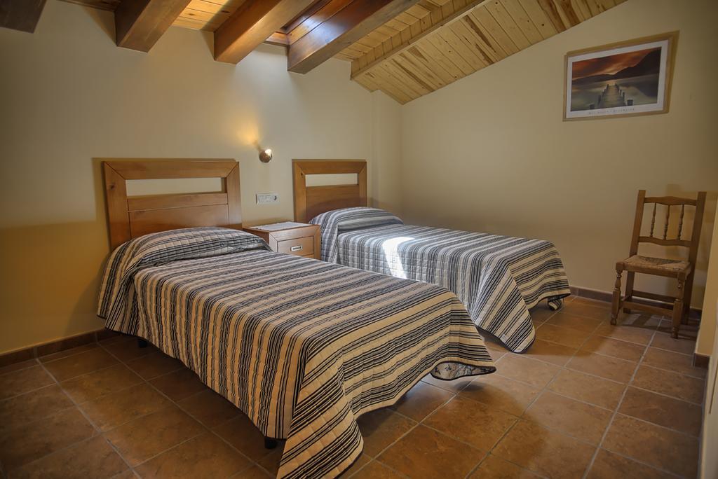 Apartamentos Casa Riu Sahun Ruang foto
