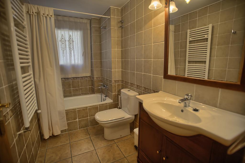 Apartamentos Casa Riu Sahun Ruang foto