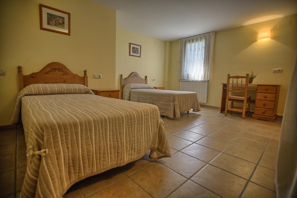 Apartamentos Casa Riu Sahun Ruang foto