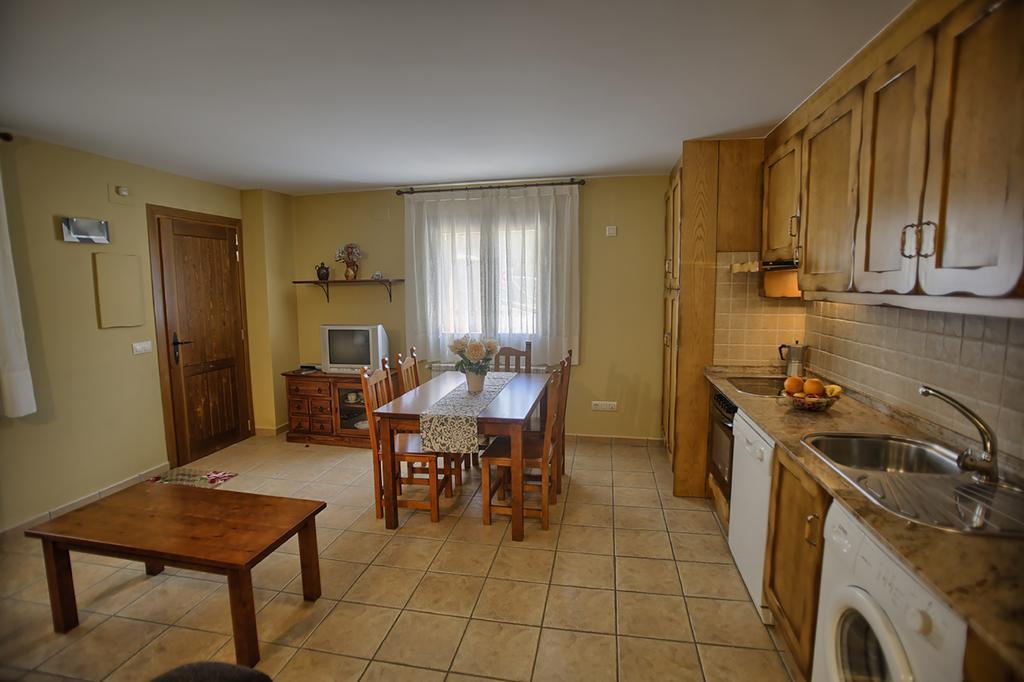 Apartamentos Casa Riu Sahun Ruang foto